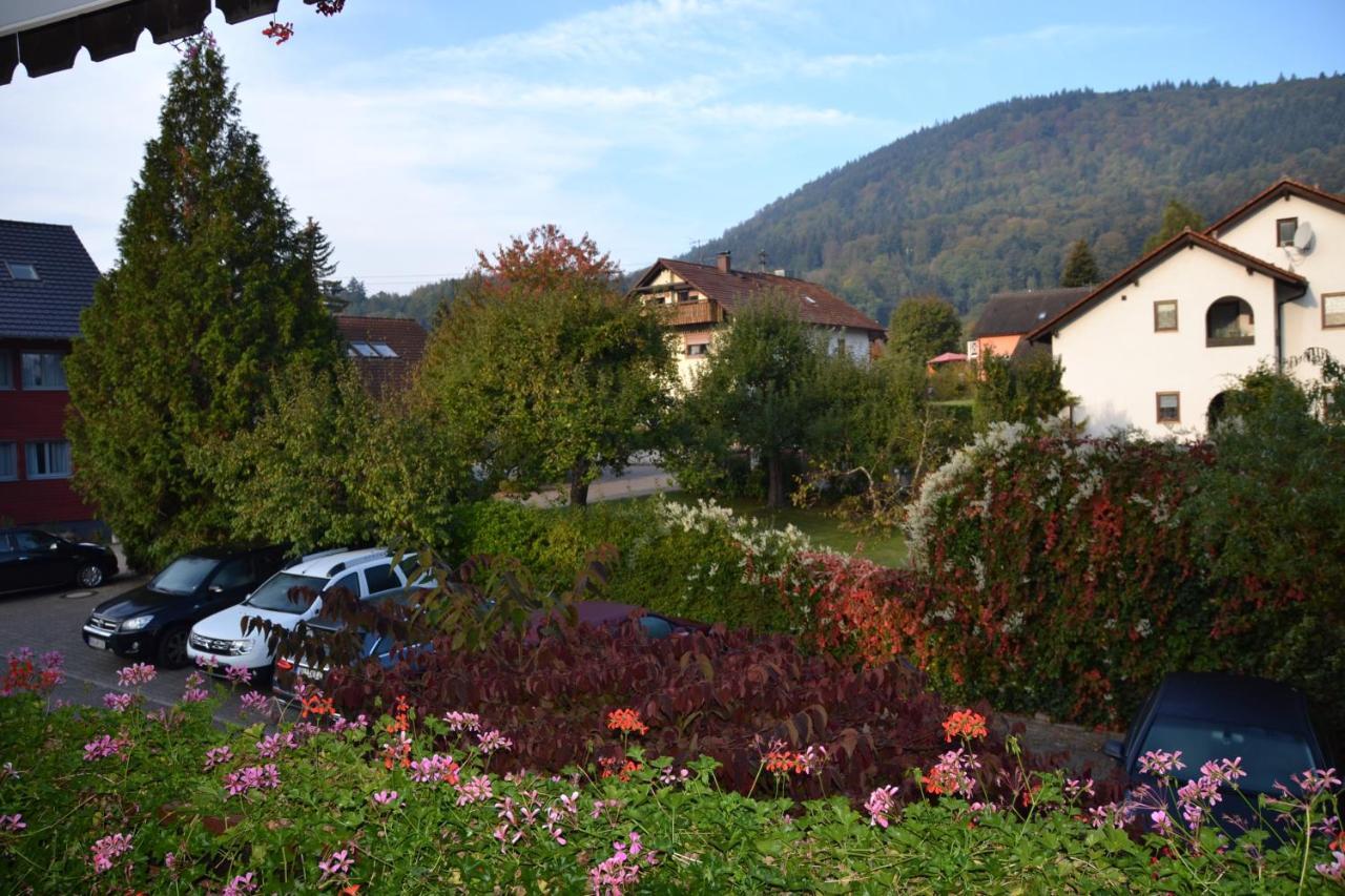 Gasthaus Auerhahn Baden-Baden Buitenkant foto